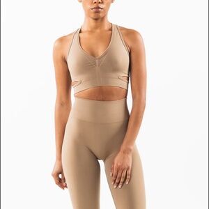 Alphalete Amplify Stratus Bra